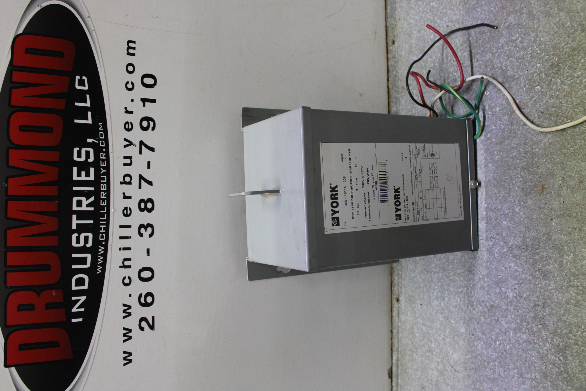 Used SQUARE D POWER TRANSFORMER 3S1F 3 KVA PRI: 240/120V SEC: 120/240V SINGLE PHASE
