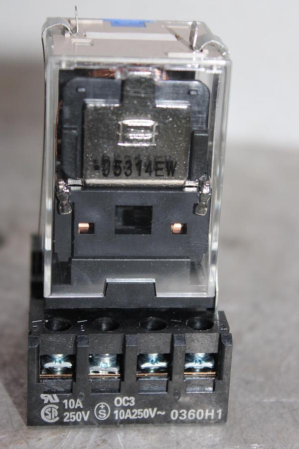 GENERAC VOLTAGE AND FREQUENCY MONITOR 0E4457 208-240V