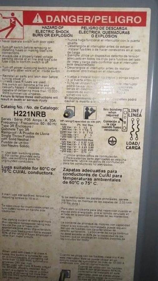 Used SQUARE D FUSIBLE DISCONNECT 30 AMPS 240 VOLTS H221NRB 2 POLE SAFETY SWITCH