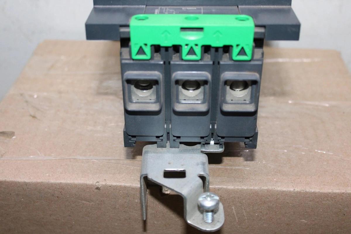 Used SQUARE D POWERPACT I-LINE CIRCUIT BREAKER BGA34125Y 480/277V 125A 3-POLE