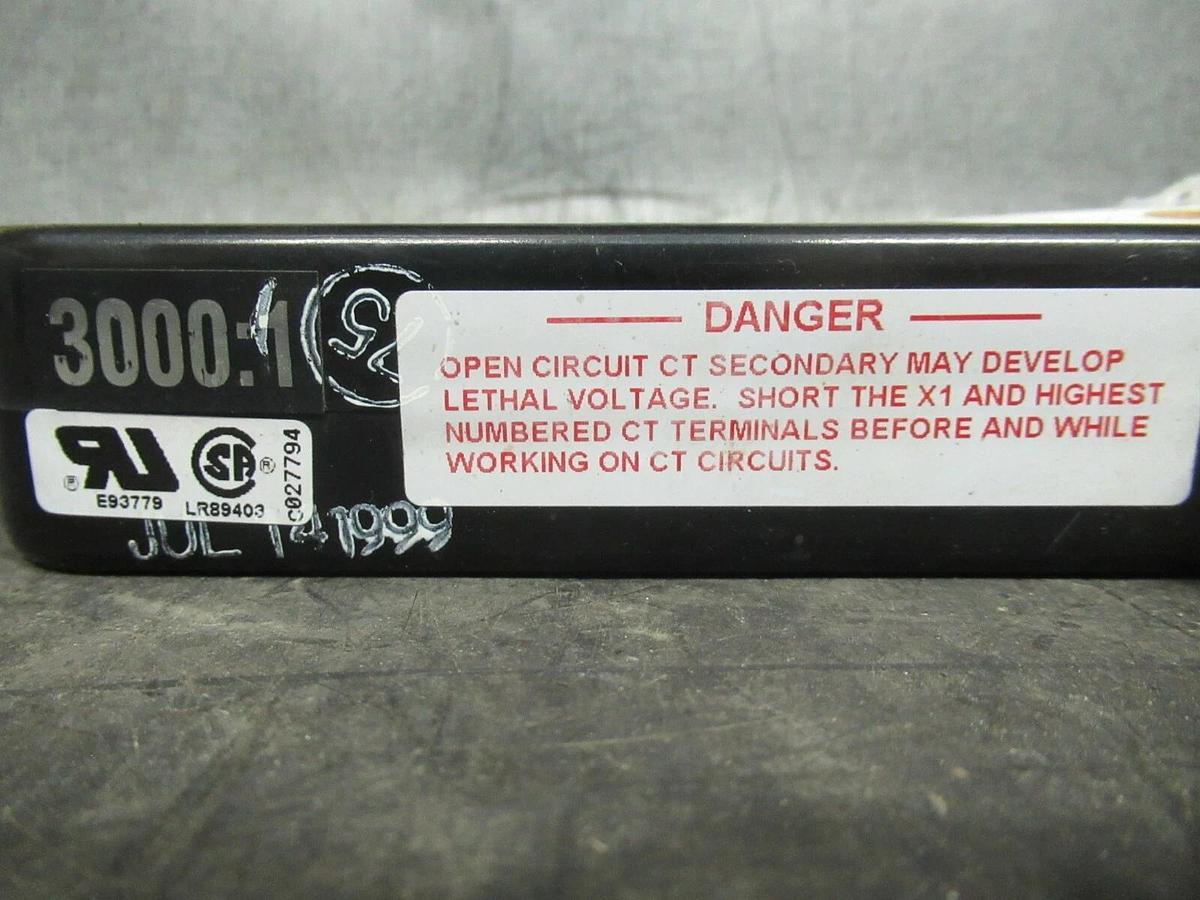 Used INSTRUMENT TRANSFORMERS CURRENT TRANSFORMER SHT-301-1 RATIO: 3000:1A 50-400 HZ