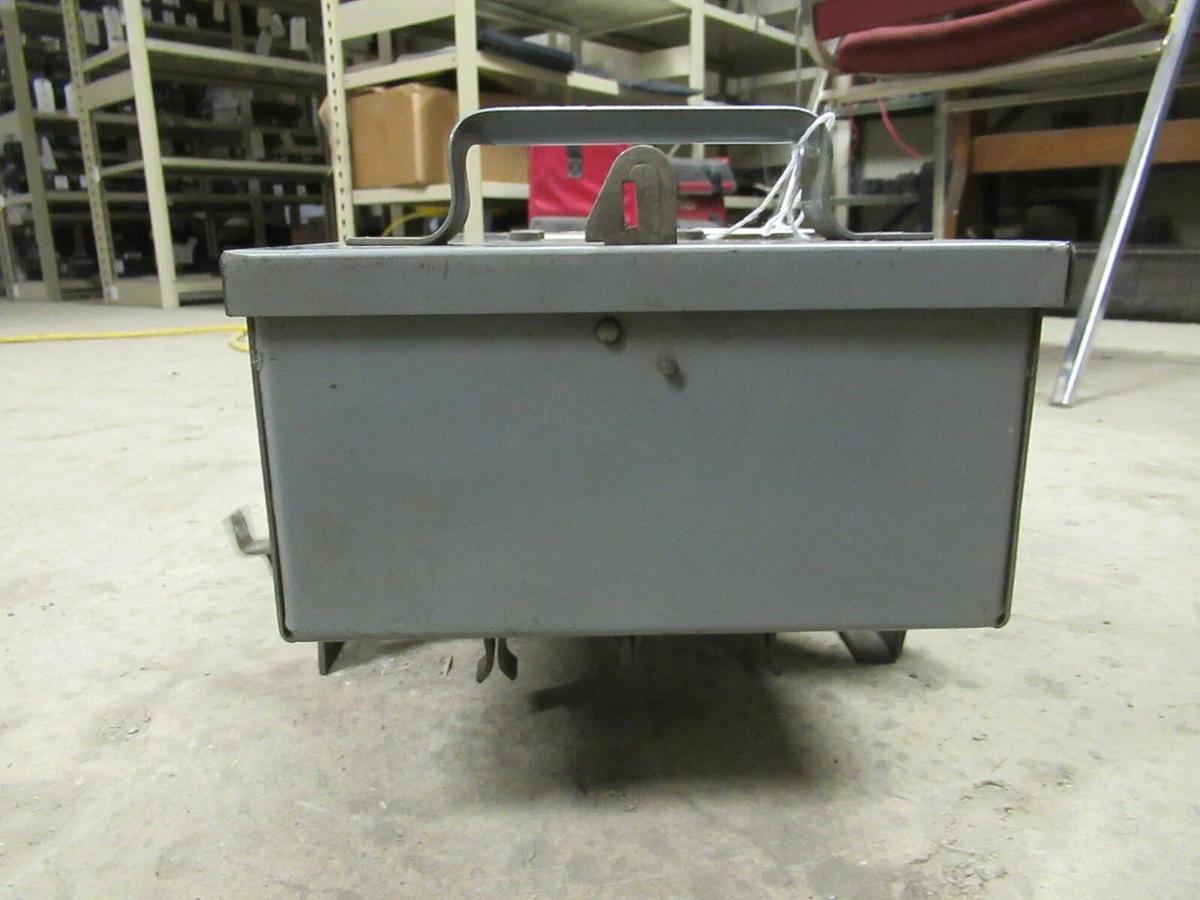Used WESTINGHOUSE COP 30 AMP 240V FUSIBLE BUSS BUS PLUG STYLE 454D339G03 TAP