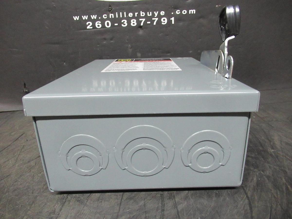 NEW SURPLUS SQUARE D SAFETY SWITCH DU321 30 AMP 240 VAC 7.5 HP 3-PHASE 3-POLE