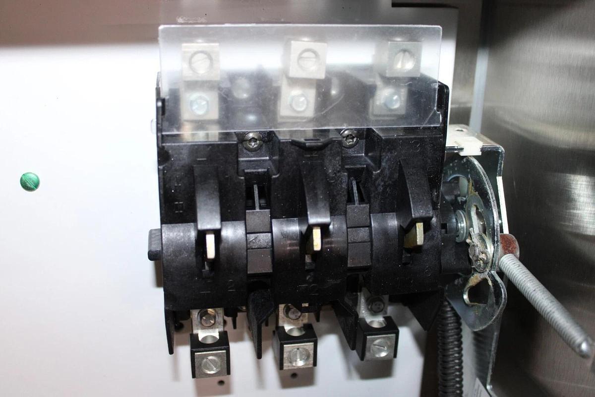 NEW ALLEN BRADLEY STAINLESS STEEL 4X ENCLOSURE 1494G-DC3N 100 AMP DISCONNECT