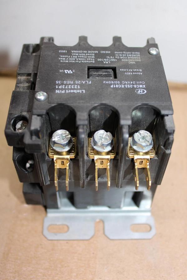 Used LIEBERT CPNTACTOR XMC0-253-EC01P 123273P1 3-POLE 25 AMP 600 VAC COIL: 24 VAC