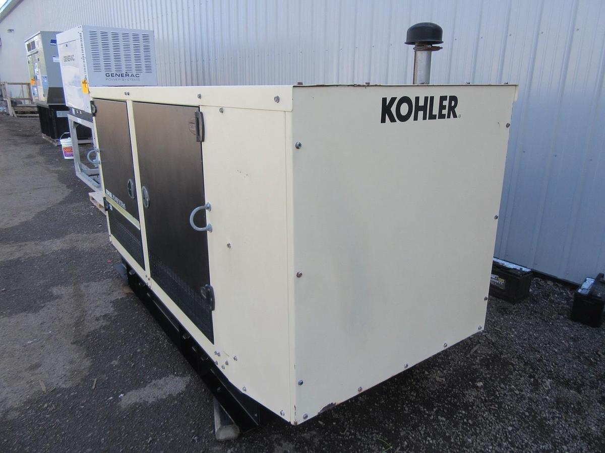 Used 50 KW GENERATOR KOHLER 5.0 NATURAL GAS / LP 120/240V 1PH 784 HRS ENCLOSED VIDEO