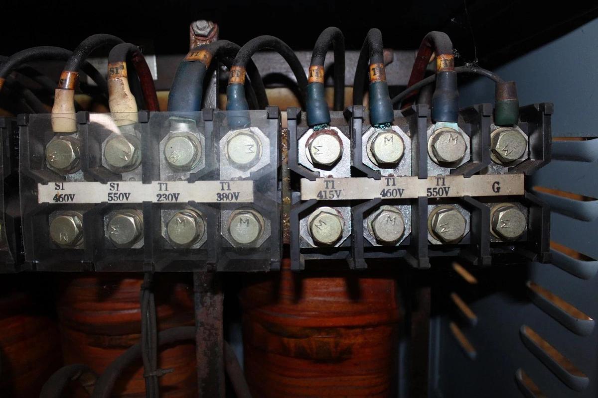 Used 40 kVA TRANSFORMER HC 3-PHASE 50/60 HZ 550/230 VOLT **WARRANTY INCLUDED**