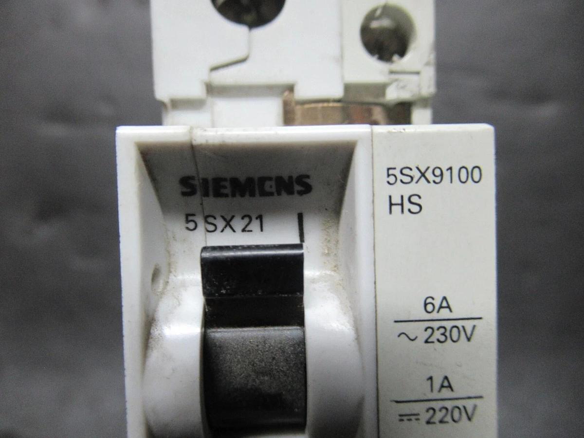 Used SIEMENS CIRCUIT BREAKER 5SX21 B16 16 AMP 277 VAC 1-POLE W/ 5SX9100 AUXILLIARY