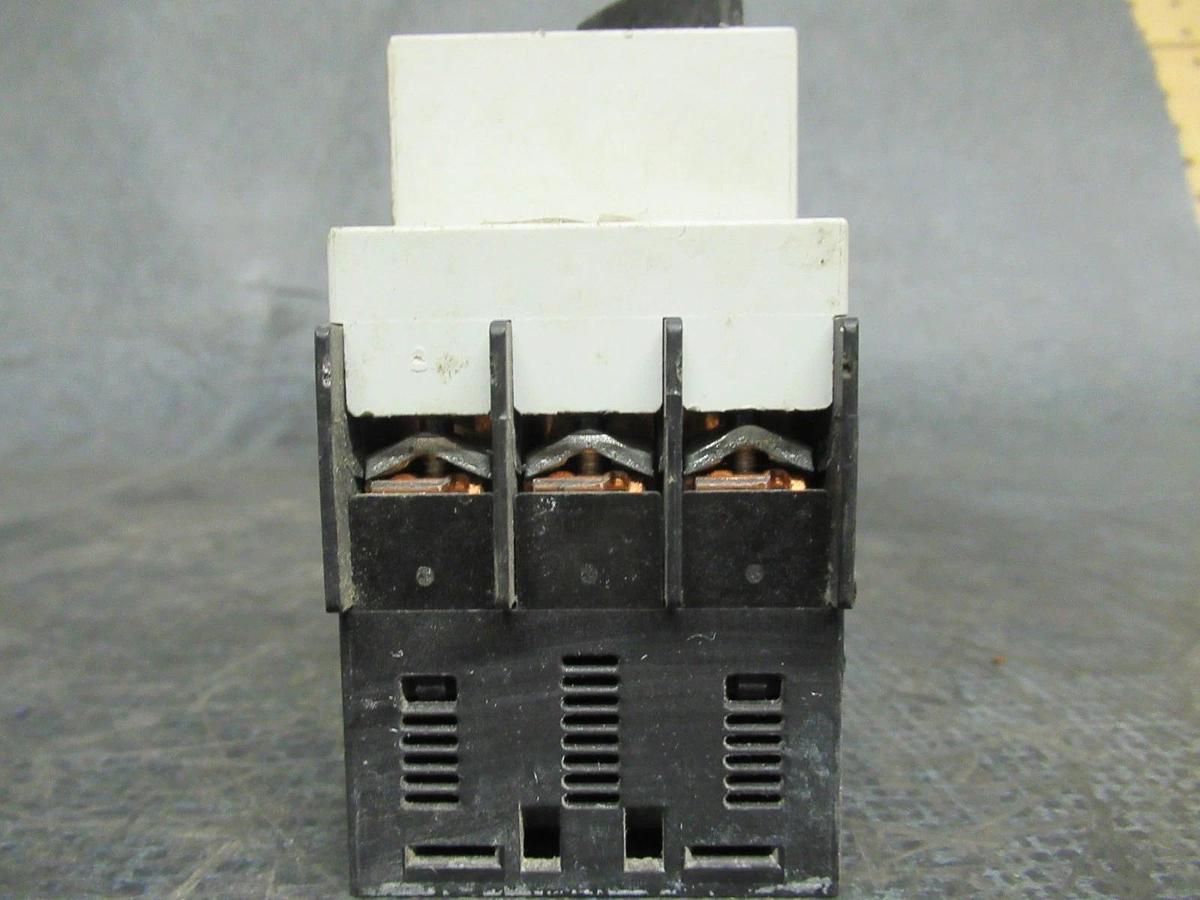 Used SIEMENS MANUAL MOTOR START 3RV1021-4HA10 600V 7.5HP 8A **WARRANTY INCLUDED**
