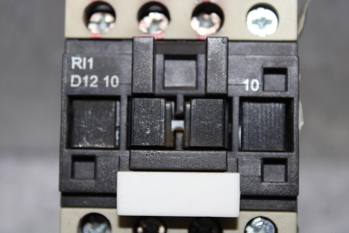 Used RAM INDUSTRIES CONTACTOR RI1D120 25 AMP 600 VAC 3-POLE COIL: 120V