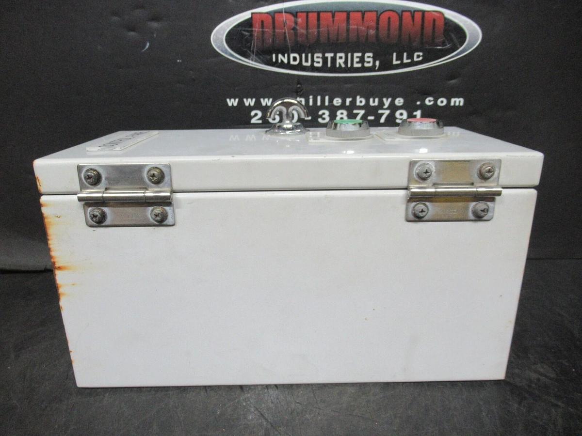 Used ENCLOSED TELEMECANIQUE STARTER LC1D1206 W/ OVERLOAD RELAY LR2-D1307 25 AMP 600 V