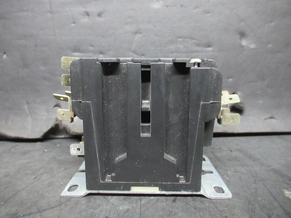 Used FURNAS CONTACTOR 42BF35AJASI 30 AMP 600 VAC 3-POLE 3-PHASE 15 HP 24 V COIL