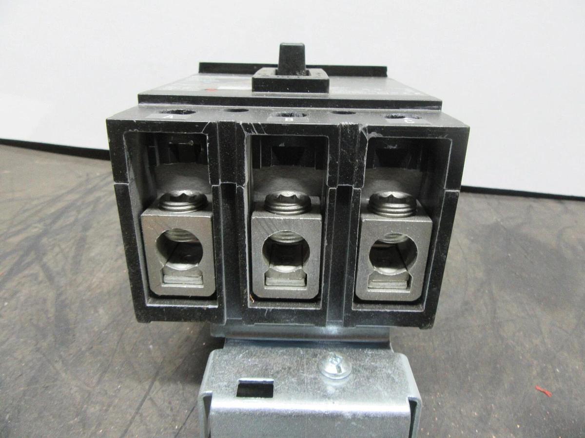 Used SQUARE D POWERPACT CIRCUIT BREAKER QGA32125 125 AMP 240 VAC 3-POLE **WARRANTY**
