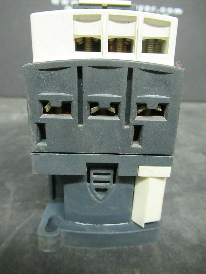 Used SCHNEIDER CONTACTOR LC1D09  25 AMP 600 VAC 7.5 HP **WARRANTY INCLUDED!**