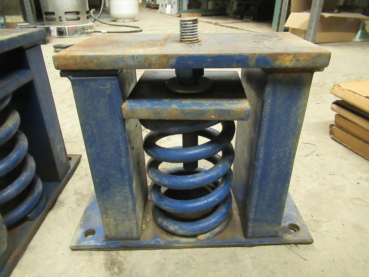 Used SET OF (4) HEAVY DUTY ANTI-VIBRATION PADS / VIBRATORY FEET MOUNTS 9" X 4.5" TOPS