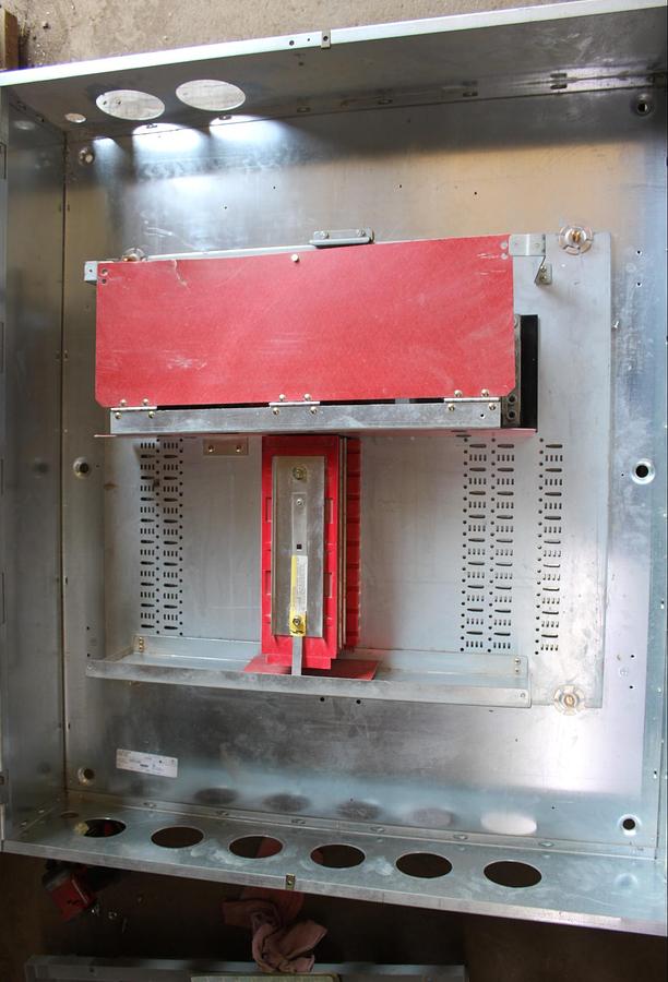 Used SQUARE D NF PANELBOARD 480Y/277 VAC 250 AMP 4W 3-PHASE 42-SLOT