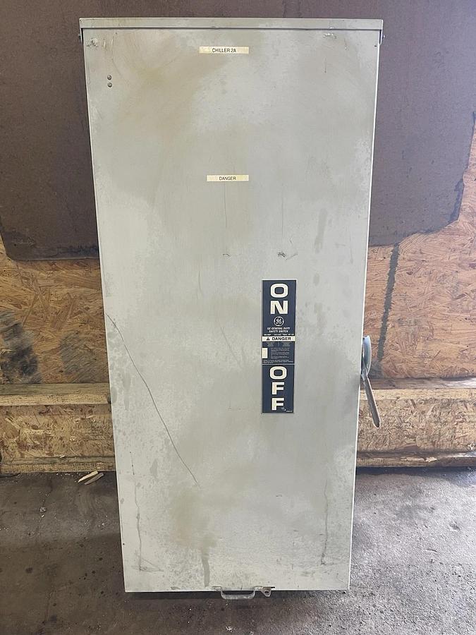 Used GENERAL ELECTRIC SAFETY DISCONNECT SWITCH TG3325R 400 AMP 240 VAC 100 HP NEMA 3R