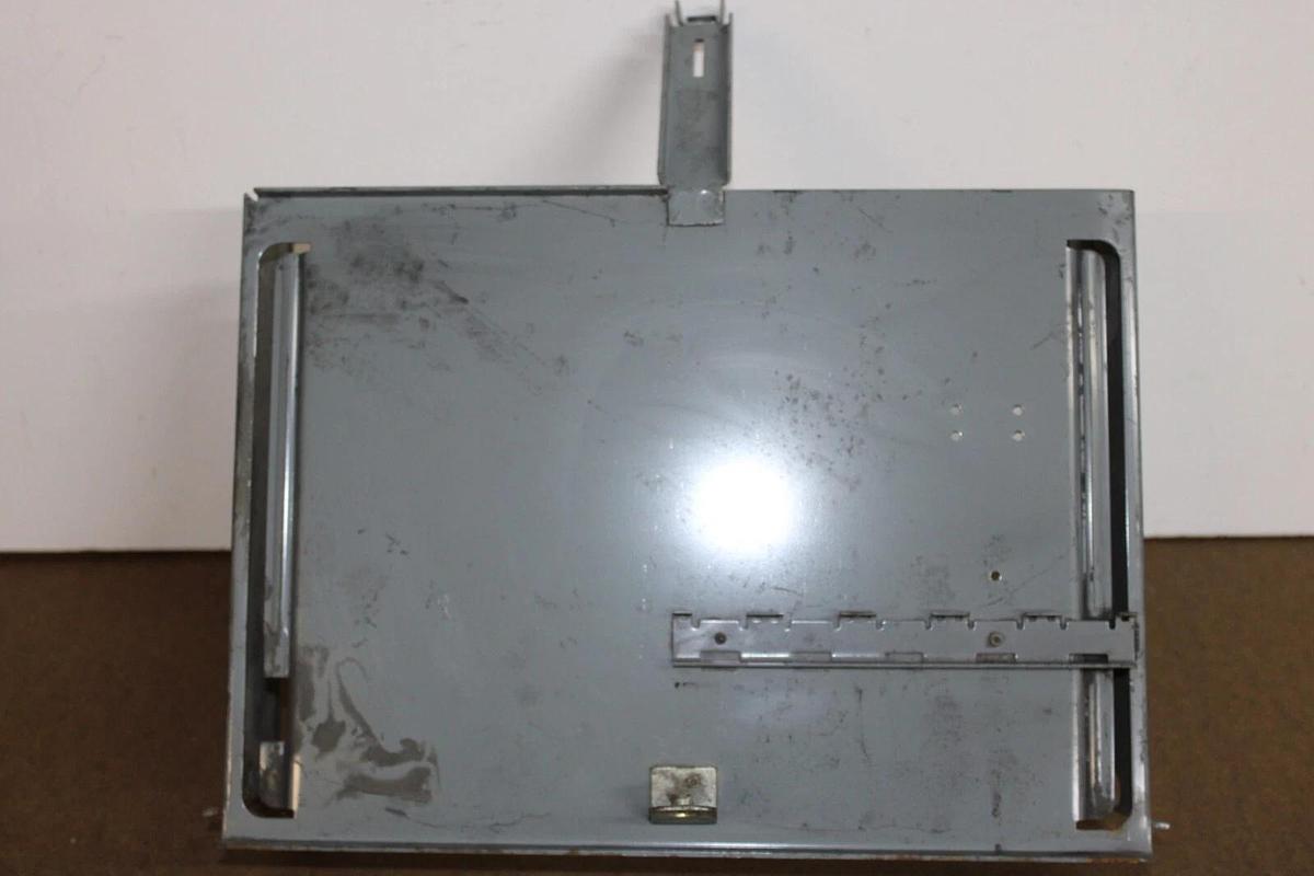Used SQUARE D MCC MOTOR CONTROL BUCKET SHELF MODEL 5 PAN DIVIDER MIDSHELF