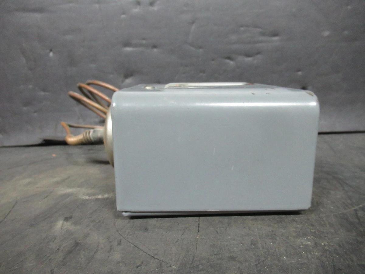 Used CARRIER PRESSURE SWITCH HK01CW010 P72AG-8 240 VAC 5 HP 24 AMP **WARRANTY**