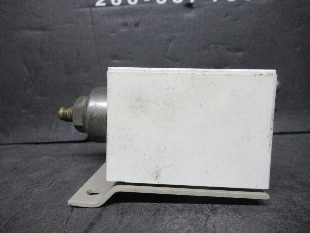 Used TRANE / ALCO PRESSURE CONTROL GAUGE X13200-256-01 / FF113-S1-BAA-25601