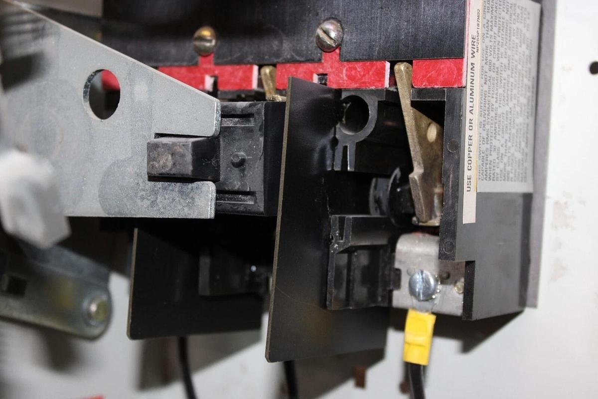 Used WESTINGHOUSE MCC MOTOR CONTROL FEEDER BUCKET FREEDOM 2100 12" CL75250