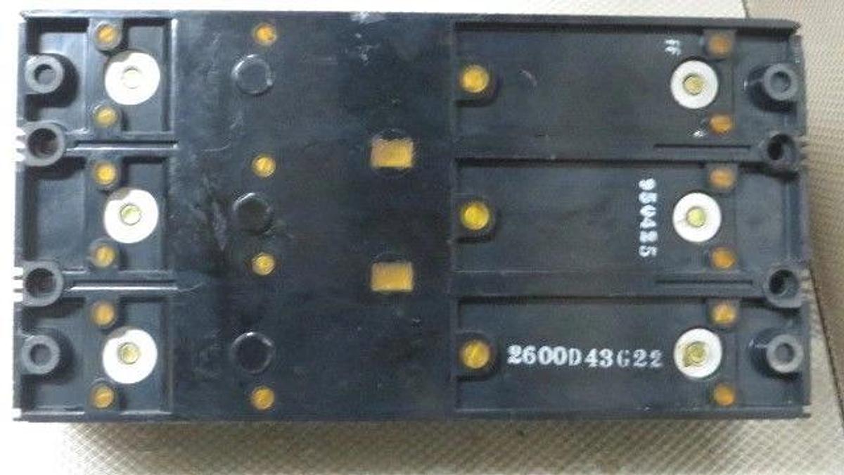 Used CUTLER HAMMER MH BREAKER 800 AMP 600 VAC 3 POLE W/ 800 AMP TRIP MODEL MH360800A