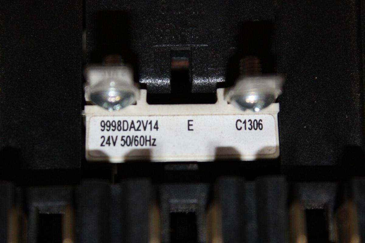 Used SQUARE D CONTACTOR 8910DPA53 50 AMP 600 VAC 30 HP COIL: 24 VOLT