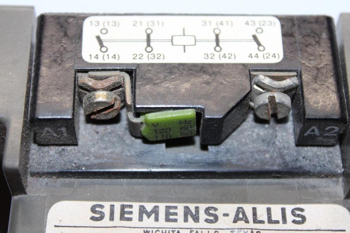 Used SIEMENS-ALLIS CONTACTOR CXL20*3 NEMA 2 600V 45 AMP 25 HP 3-POLE COIL: 120V