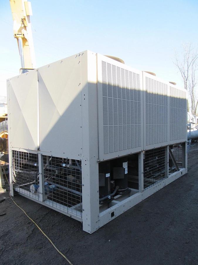 Used YORK 100 TON AIR COOLED CHILLER 460 VOLT YCAL104 LOW HOURS  GREAT CONDITION