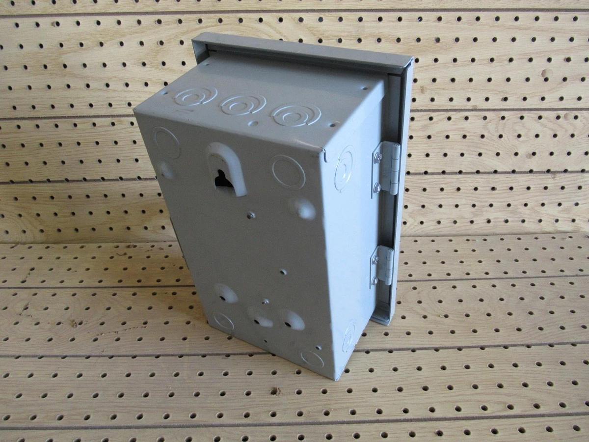 Used SIEMENS SAFETY DISCONNECT SWITCH HNF361 600VAC 30HP 3-POLE TYPE 1 **WARRANTY**