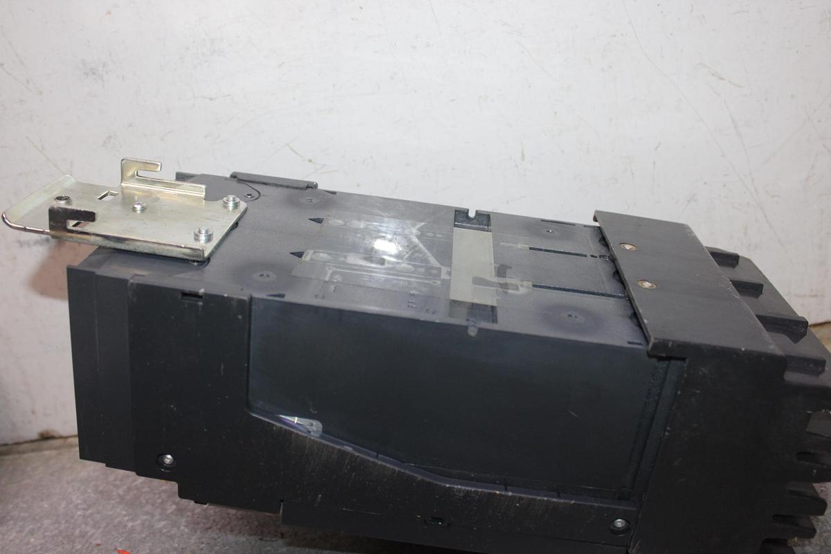 Used SQUARE D I-LINE CIRCUIT BREAKER LA36400 400 AMP 600 VAC 3-POLE