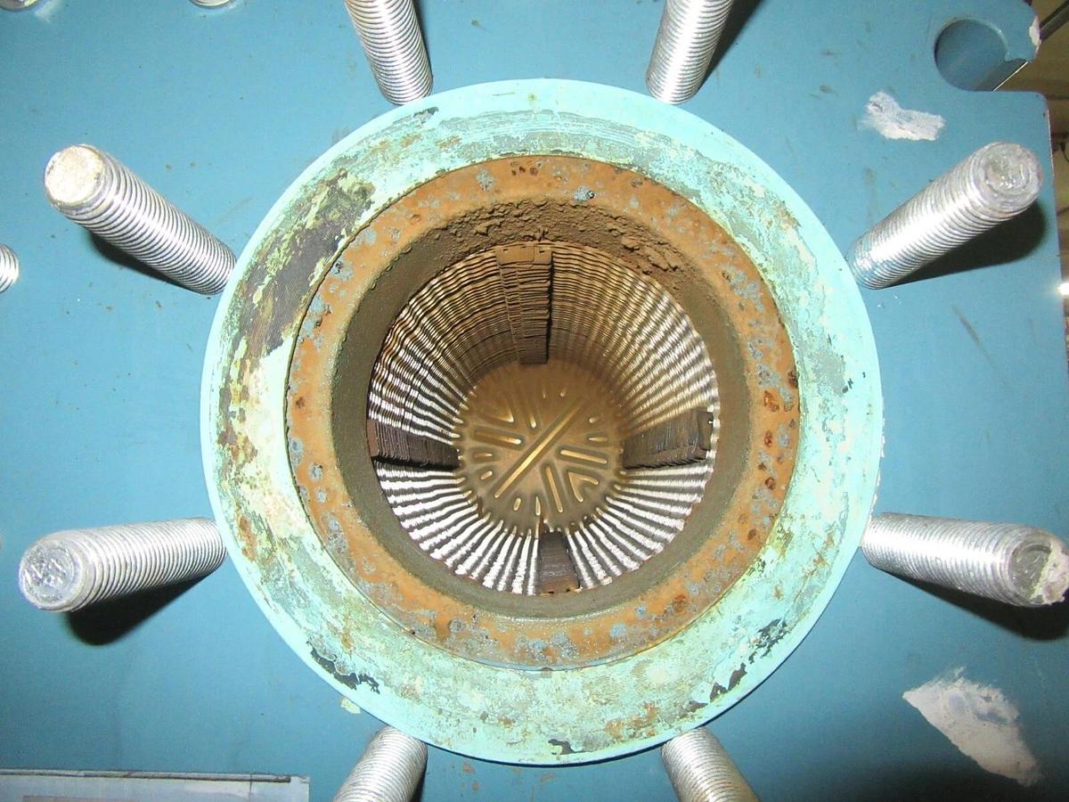 Used 687 SQ FT ALFA LAVAL PLATE AND FRAME HEAT EXCHANGER M15-BFG 105 PLATES MFG 1996