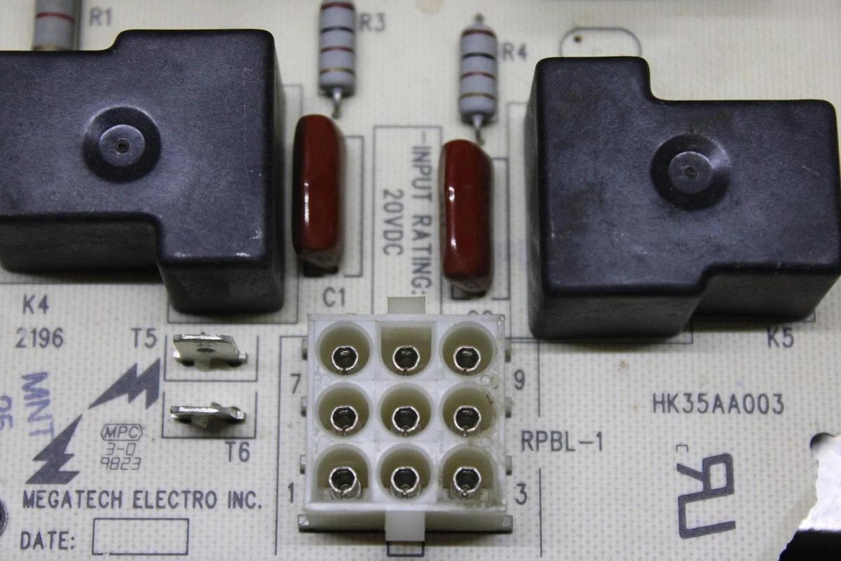 Used MEGATECH ELECTRO RELAY I/O CIRCUIT BOARD HK35AA003 PCBHK35AA0003 REV. 4