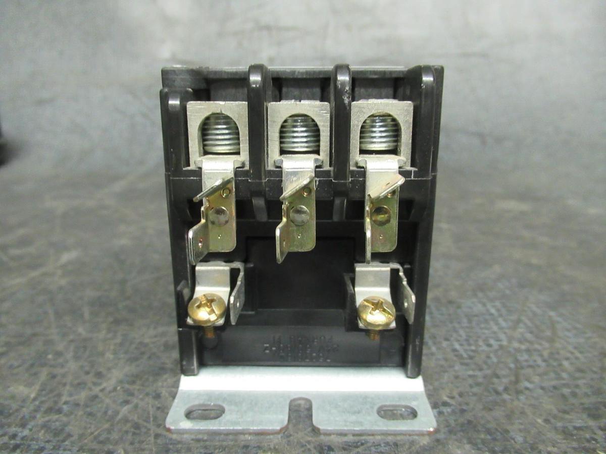 Used FURNAS DEFINITE PURPOSE CONTROLLER 42CF35AJASG 600V 40 AMP 15HP 50A/RES