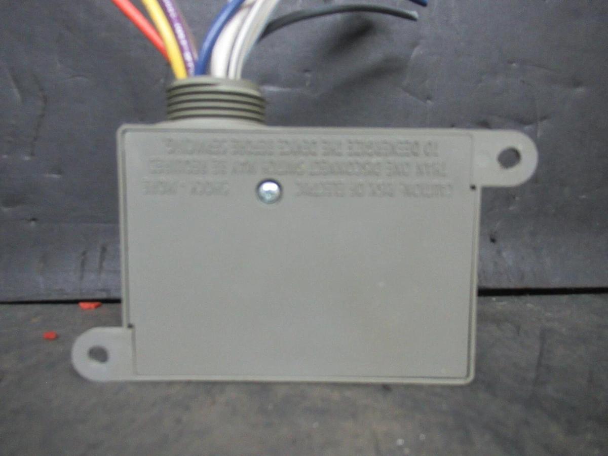 Used FUNCTIONAL DEVICES RIBU2C PILOT RELAY 10 AMP 10-30 VAC COIL: 120 VAC *WARRANTY*