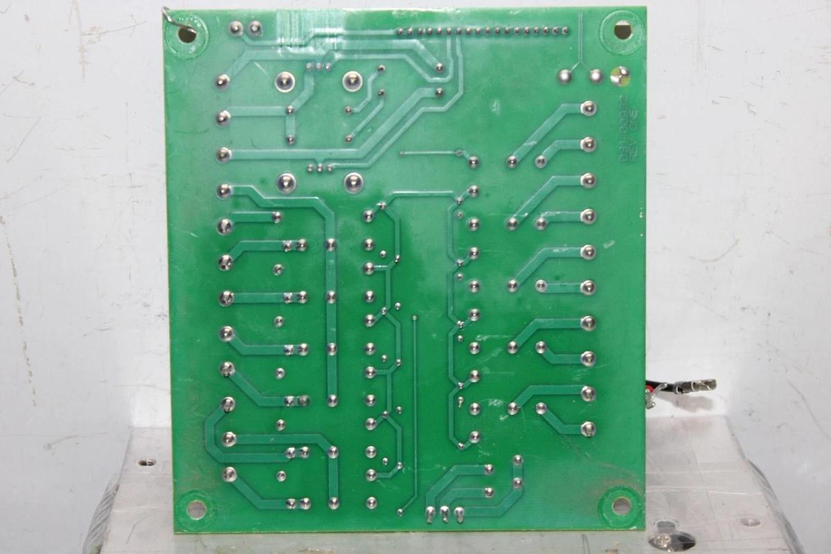 Used YORK HVAC RELAY CONTROL CIRCUIT BOARD 031-00932-002 REV. C *WARRANTY INCLUDED*