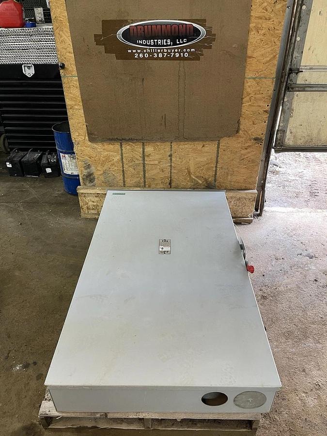 Used SIEMENS FUSIBLE HEAVY DUTY DISCONNECT HF368R 1200 AMP 600 VOLT 3-PHASE NEMA 3R