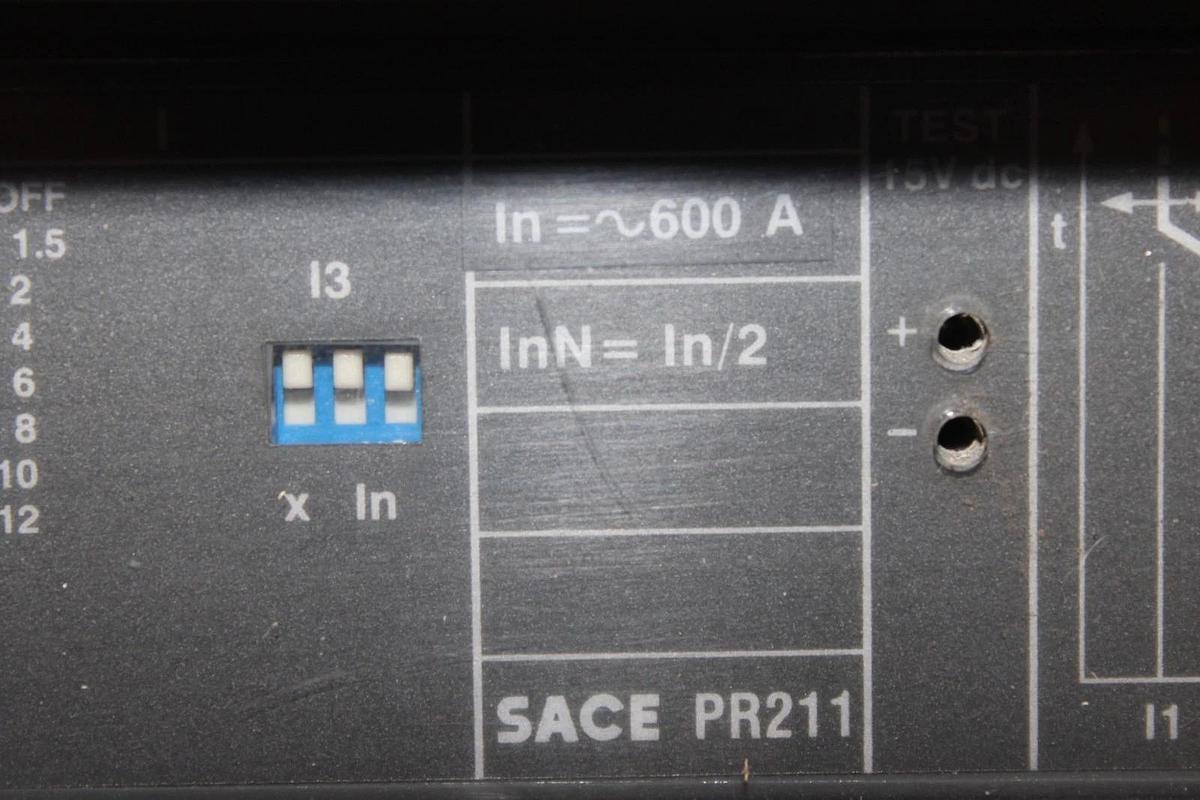 Used ABB CIRCUIT BREAKER SACE S6 S6H 600 AMP 3-POLE 600 VOLT W/ AUX SWITCH