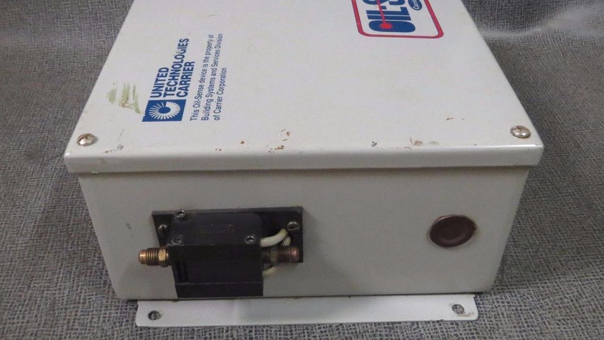 Used CARRIER OIL-SENSE QUALITY SENSOR 115V 1 PHASE MODEL 32GA400504