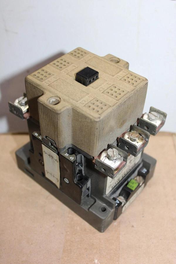 Used SIEMENS-ALLIS CONTACTOR CXL20*3 NEMA 2 600V 45 AMP 25 HP 3-POLE COIL: 120V