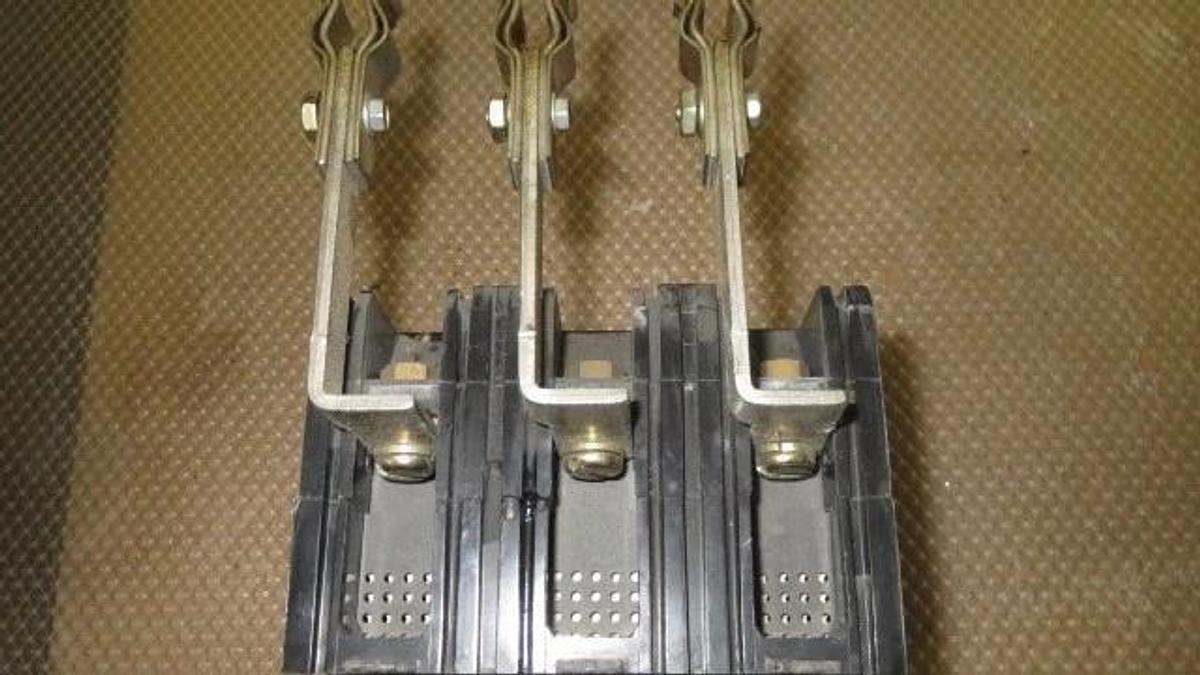 Used SQUARE D MAG-GUARD BREAKER 15 AMP 600 VAC 3 POLE MODEL FAP3601513M SER 2