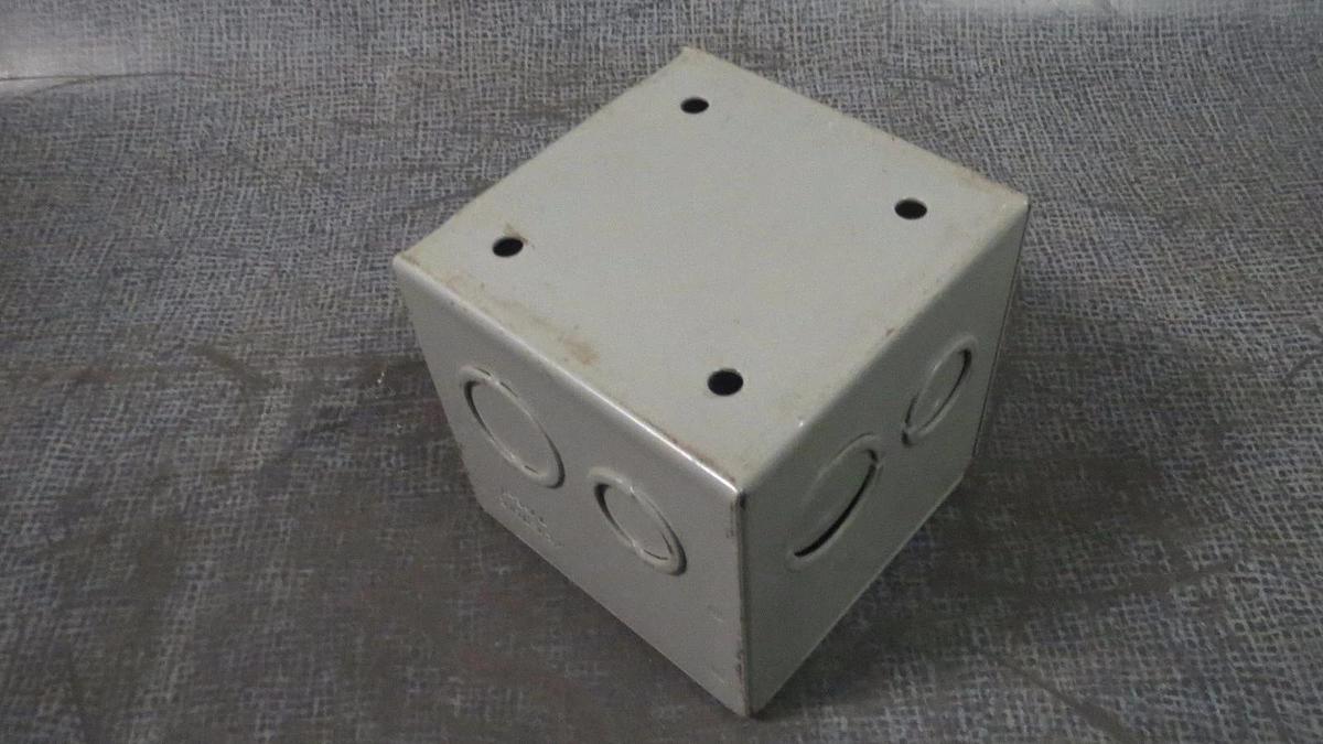 Used KEYSTONE TYPE 1 JUNCTION PULL BOX 4" X 4" X 4" **WARRANTY INCLUDED**