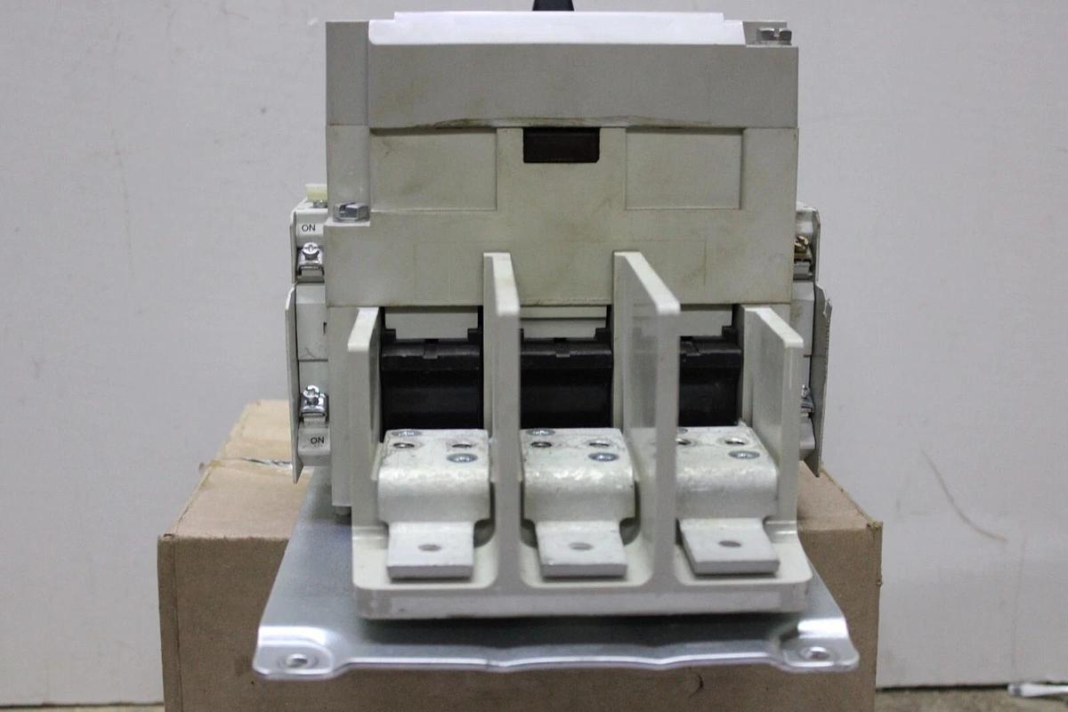 Used CUTLER HAMMER NEMA CONTACTOR CN15SN3 NEMA 5 270 AMP 600 VAC 3-PHASE 200 HP