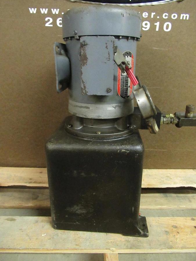 Used HYDRAULIC PUMP DAYTON 3-PHASE 3N234-A 3/4 HP 3450 RPM 60 HZ 1.0 SF LINE OILER