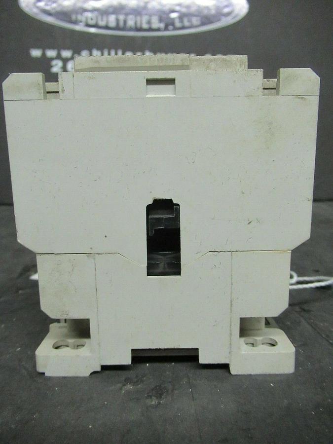 Used EATON CONTACTOR D15CR31 SER. A1 600 VAC COIL: 110/120V **WARRANTY INCLUDED**