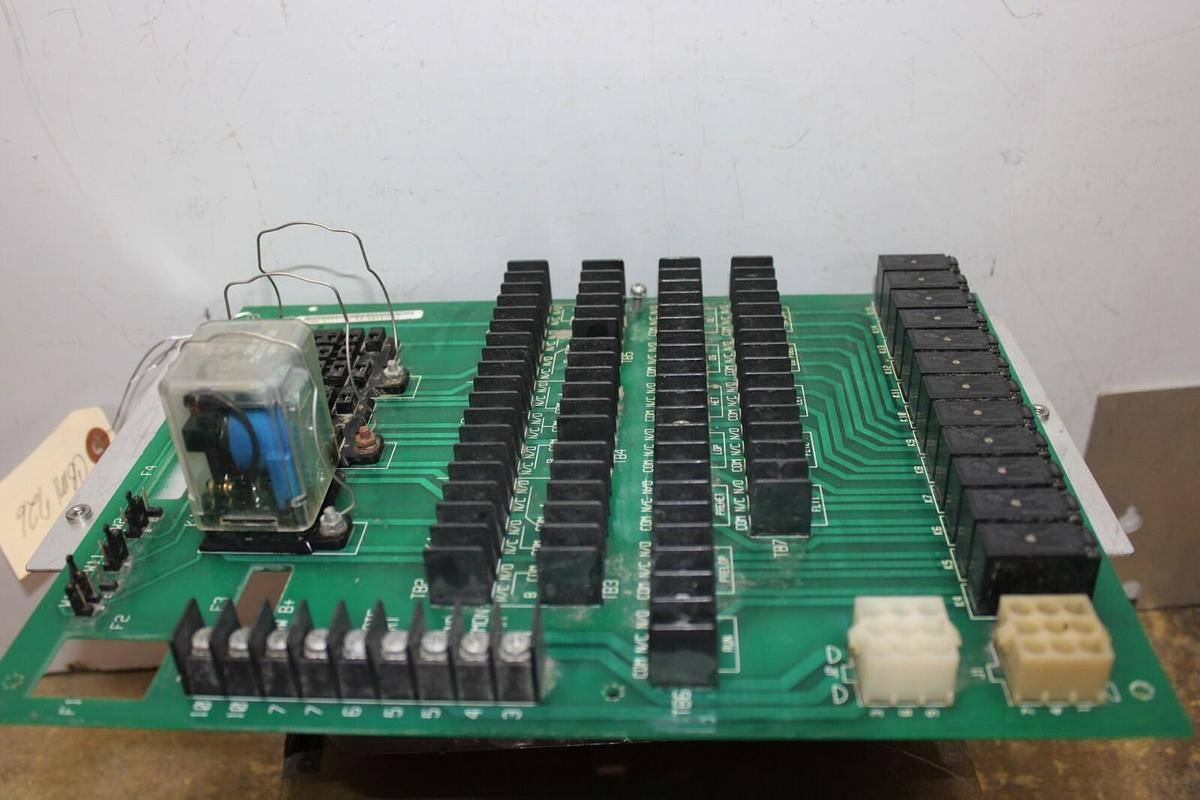 Used ONAN ALARM 24V RELAY ASSEMBLY CIRCUIT BOARD 332-31811.D **WARRANTY**