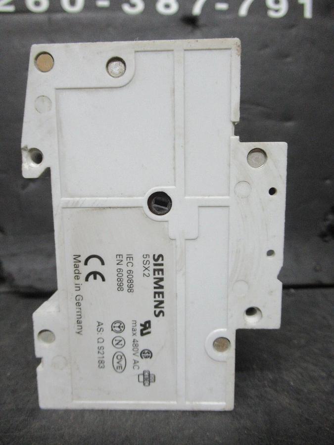 Used SIEMENS CIRCUIT BREAKER 5SX23 C10 10 AMP 480 VAC 3-POLE W/ 5SX9100 AUXILLIARY
