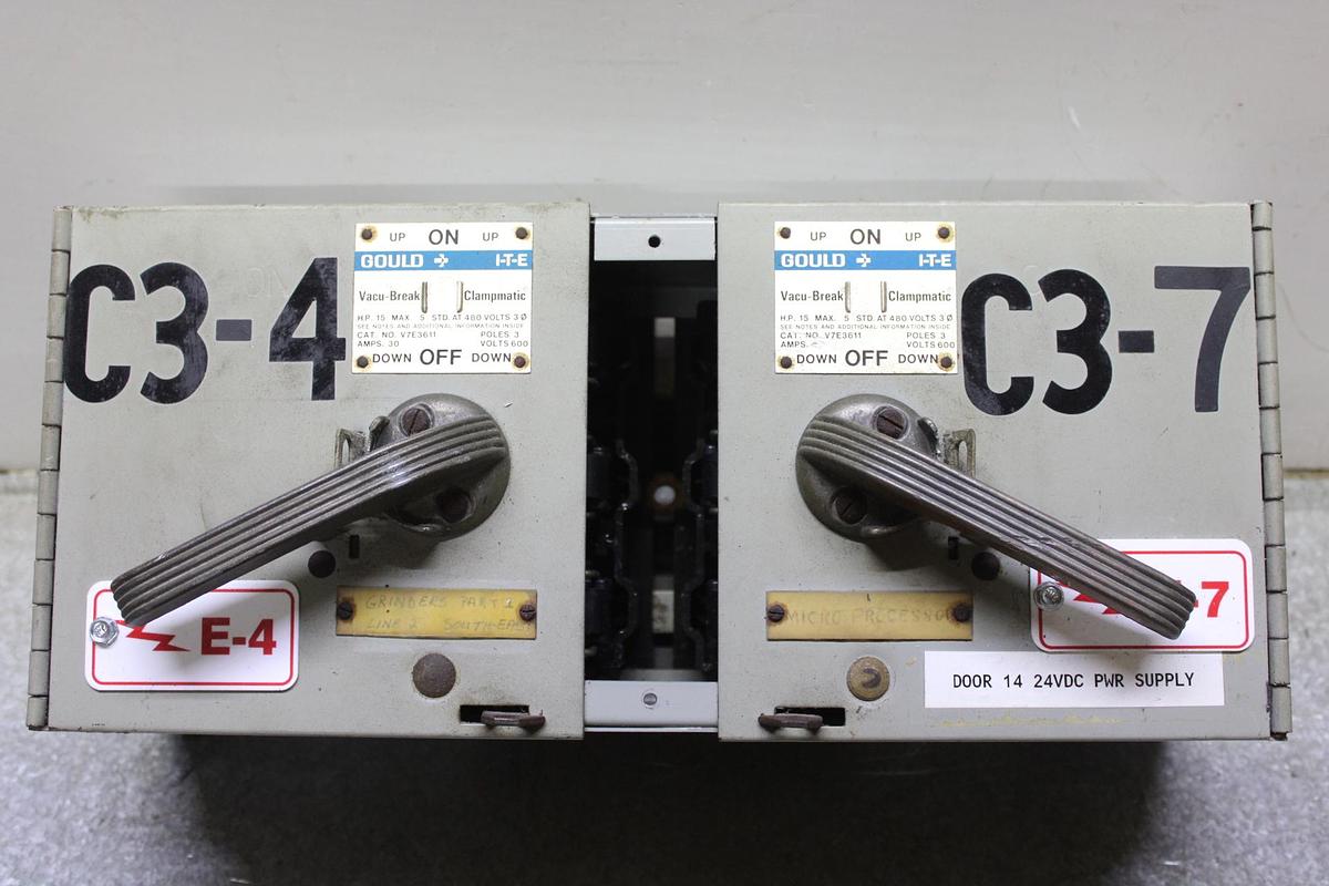 Used ITE TWIN VACU-BREAK FUSIBLE PANELBOARD SWITCH V7E3611 600V 30A