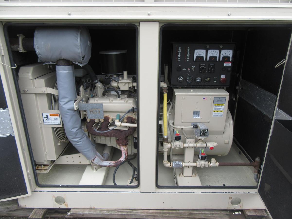 Used 30 KW NATURAL GAS PROPANE GENERATOR KATOLIGHT 120/240V RE-CONNECTABLE 114 HRS VIDEO WE SHIP