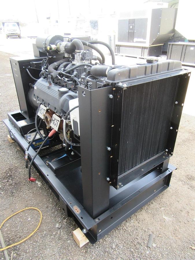 Used 35 KW GENERATOR GENERAC NATURAL GAS LP PROPANE 120/240 VOLT 1 PH 30 KW 40KW 2015